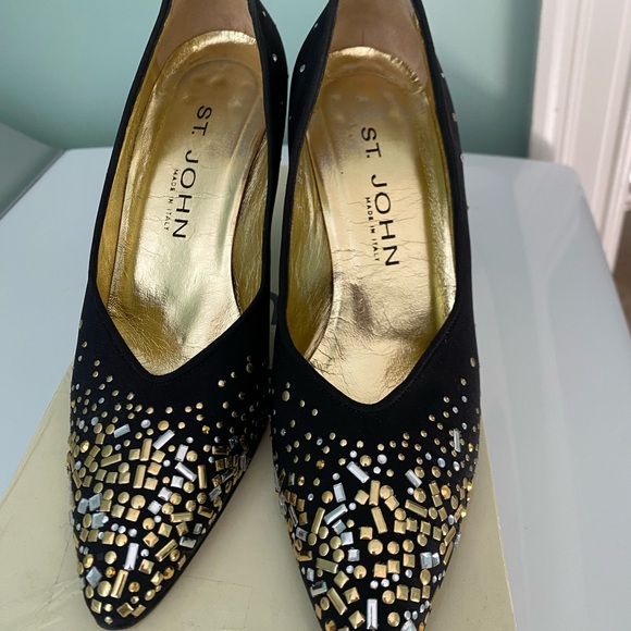 St. John Elegant Black Heels with Gold Accents - Picture 1 of 3